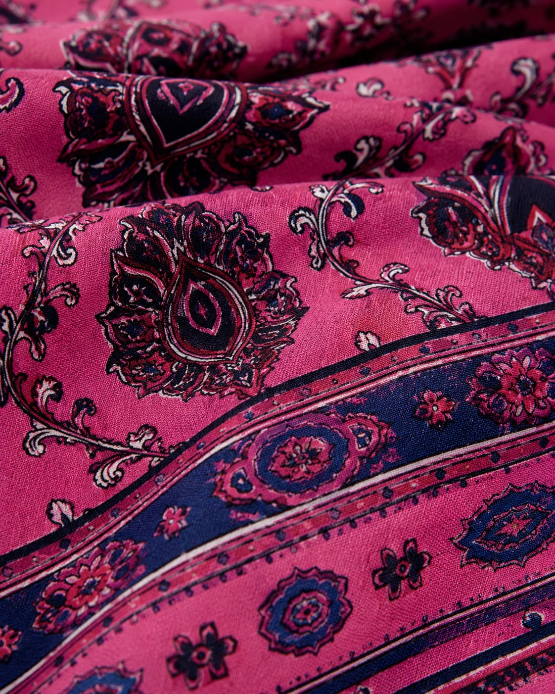 Magenta Paisley Crystal Cotton Lifetime Bedsheet