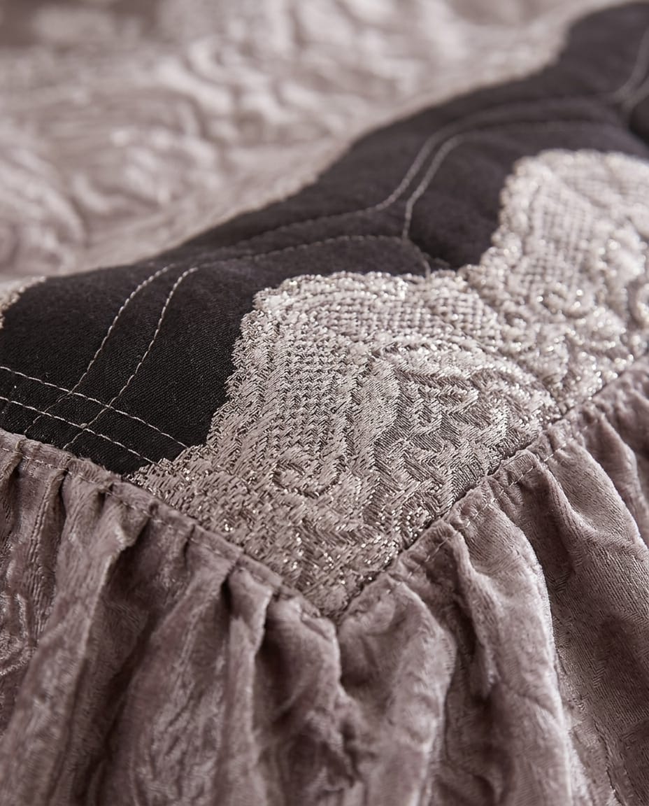 14 Piece Palashe Frilled Bedding Set