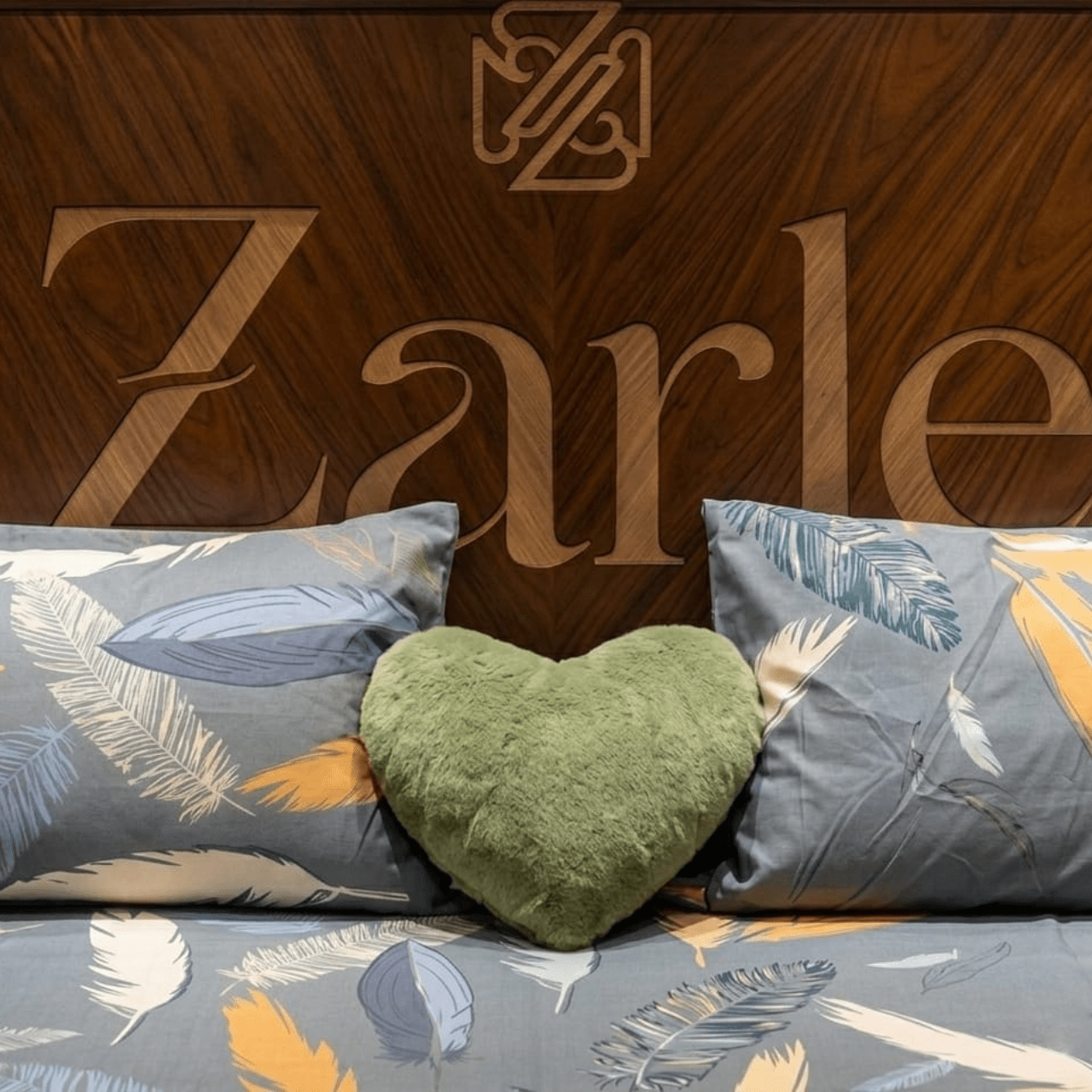 Midnight Feathers Premium Microfiber Bedsheet Set - Zarle