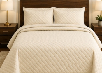 Elegant Cream Bedspread Set